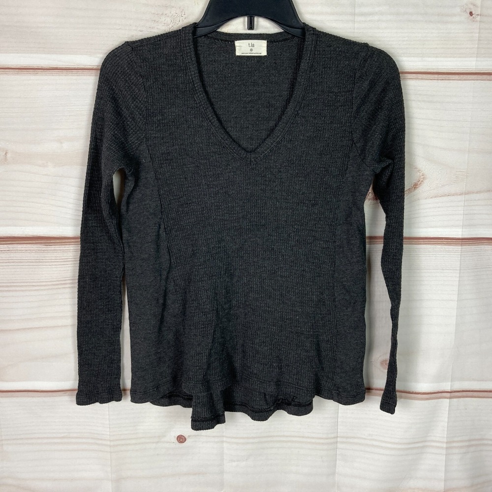 TLA Top Womens XS Gray V-Neck Long Sleeve T-Shirt Waffle Knit A-Line Pullover